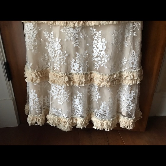 BHLDN Layered Cream Lace Wedding Gown - Picture 7 of 8